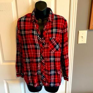 2/20$ 🛍 Forever 21 Plaid button up Small